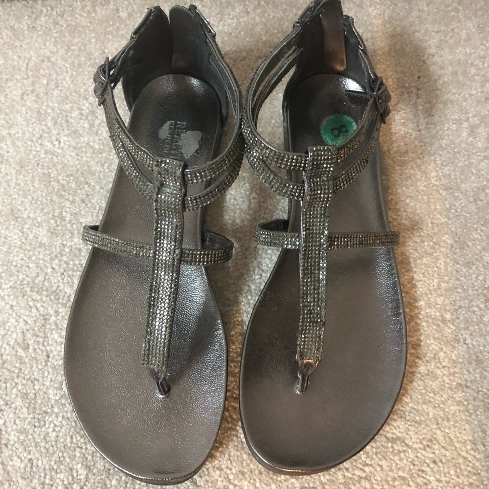 Kenneth Cole GunMetal/ Dark Silver grayish Sandle